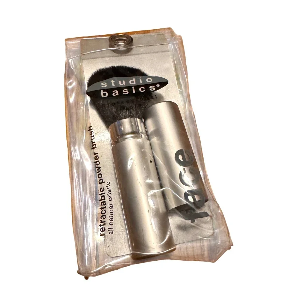$3 BUNDLE ITEM NWT Studio Basics Retractable Powder Brush Natural Bristle